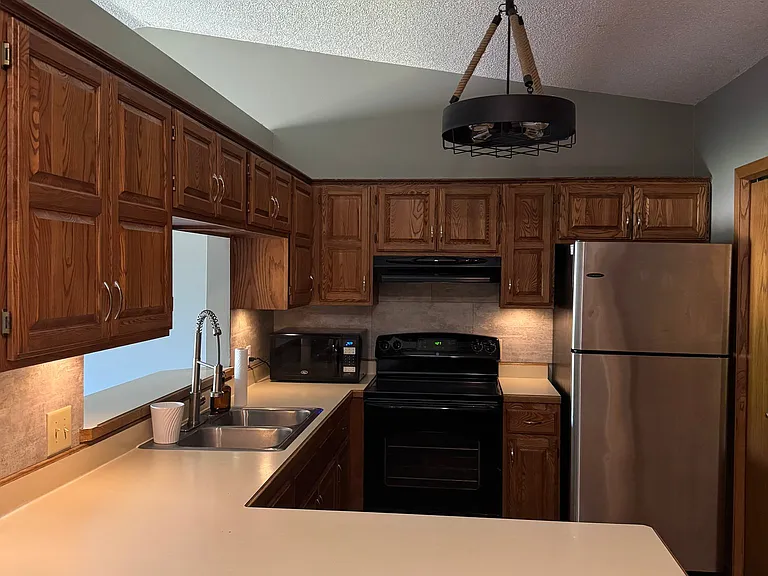 11139 Edgewood Cir N — Photo 15
