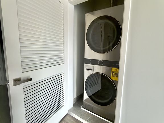 5th image of 2807 S Halsted St #309