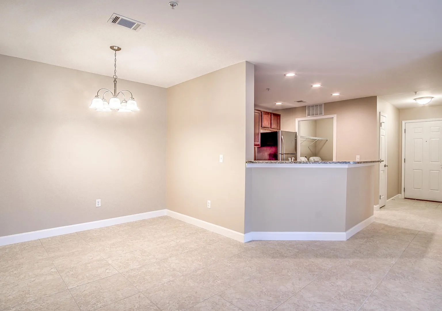 Beautiful One Bedroom Apartment in Fort Walton Beach! — Photo 2