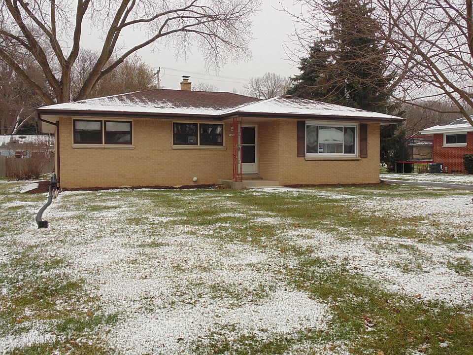 1st image of 7454 N 52nd St