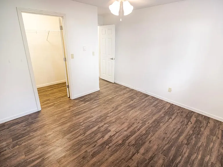 Campus Apartments — Photo 2
