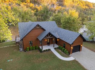 352 Wheatstone Pl, Cotter, AR 72626