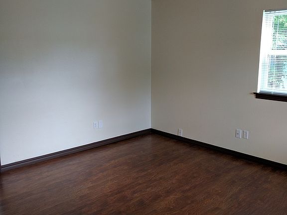2nd image of 603-05 E Eufaula St #605