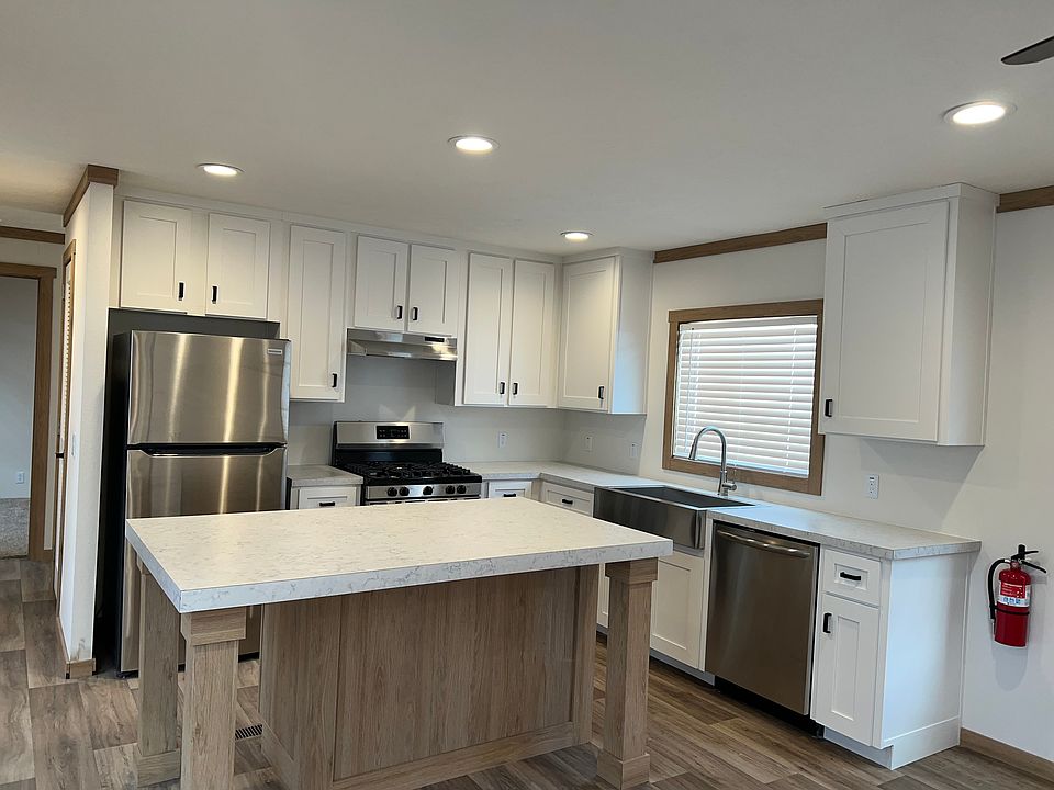 1st image of 2101 SW 38th St #52
