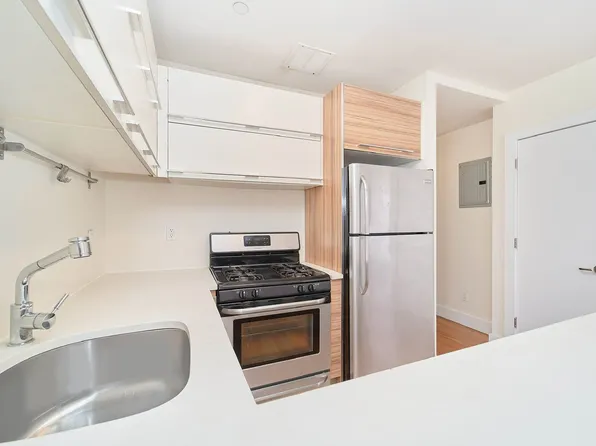 572 5th Avenue image 2 of 19