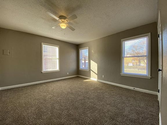 5th image of 128 W McKellar Ave