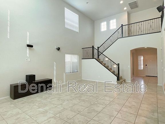 3rd image of 5451 W Heritage Way