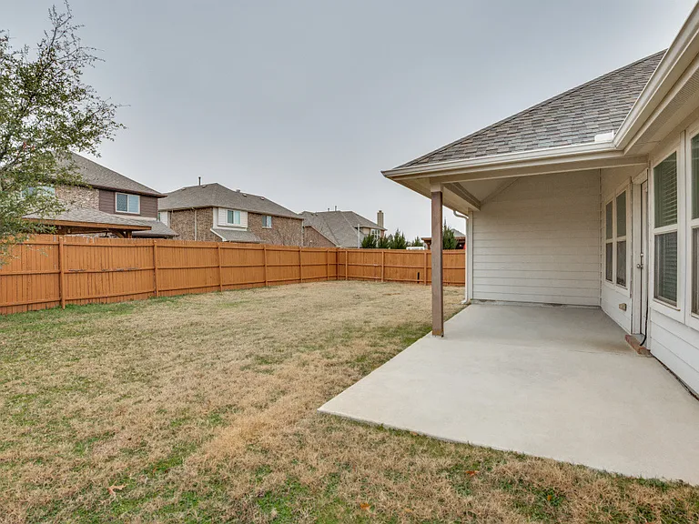 1608 Emma Pearl Ln — Photo 5