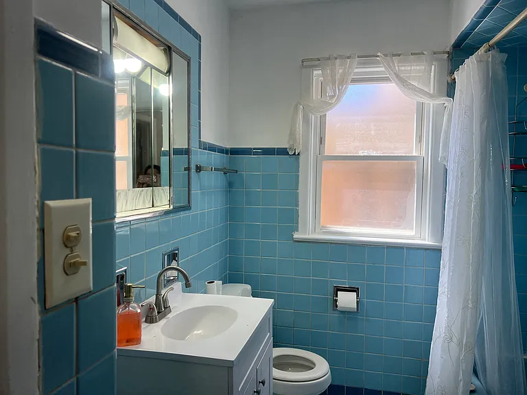 Full bathroom