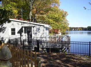 25 White St, Southwick, MA 01077