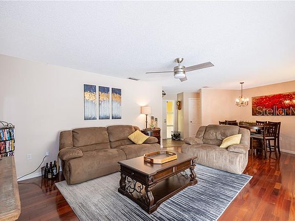 4th image of 212 Atherstone Ct