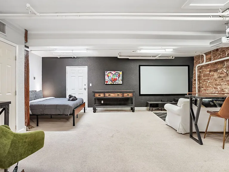 2560 Blake St #101 — Photo 22