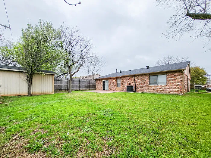 7216 Lancashire Dr — Photo 9