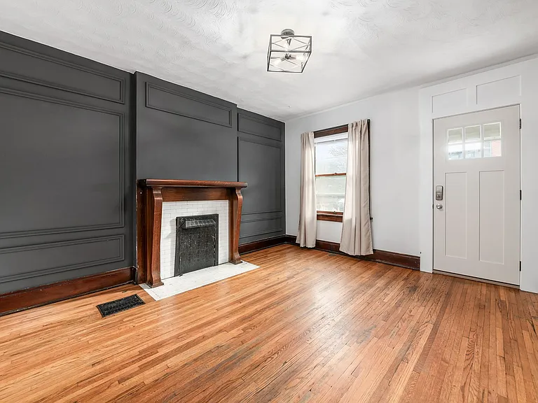 48 W Kossuth St — Photo 7