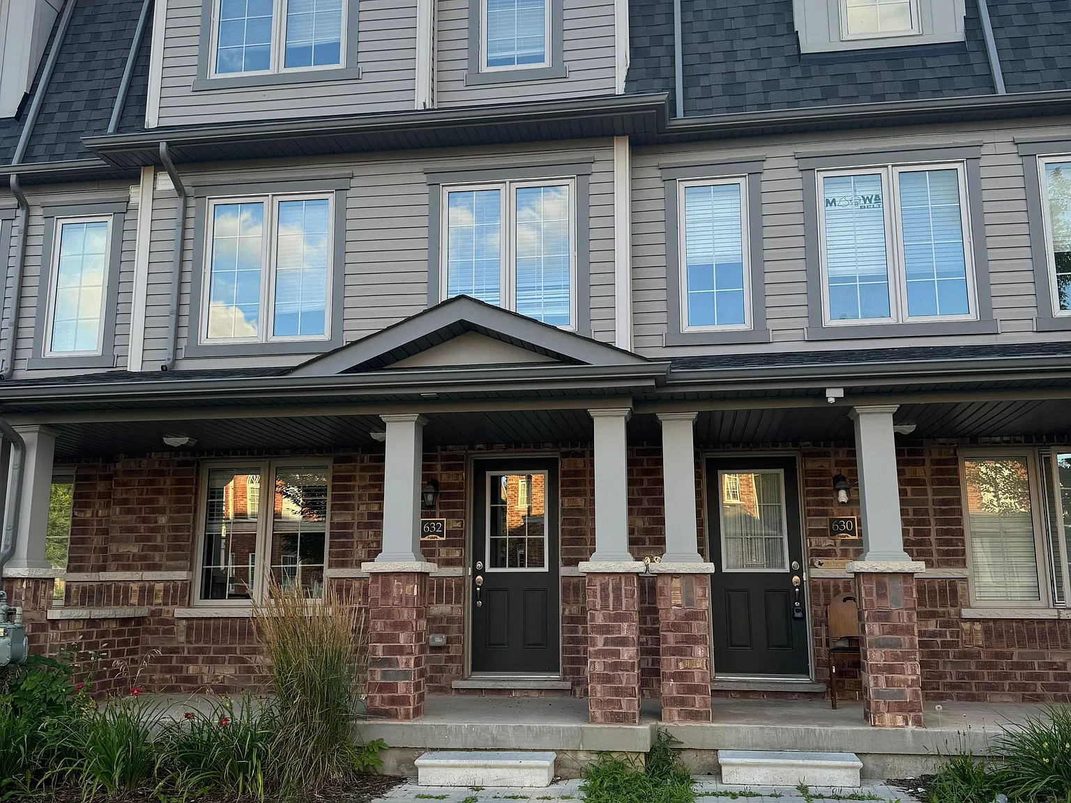 4 bed, $2,400 — Photo 1