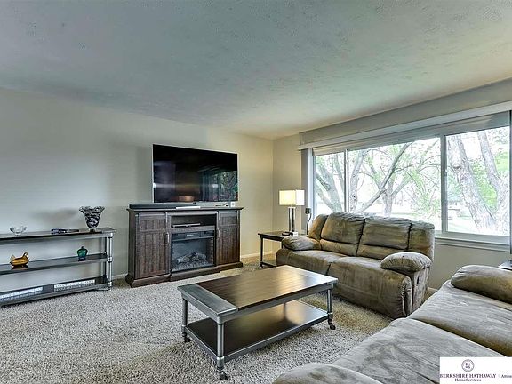 3rd image of 5006 N 113th Cir