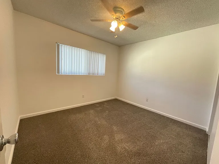 126 E Wilken Way — Photo 20