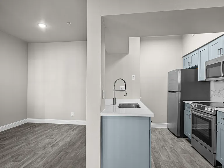 Larkin Apartment Homes — Photo 27