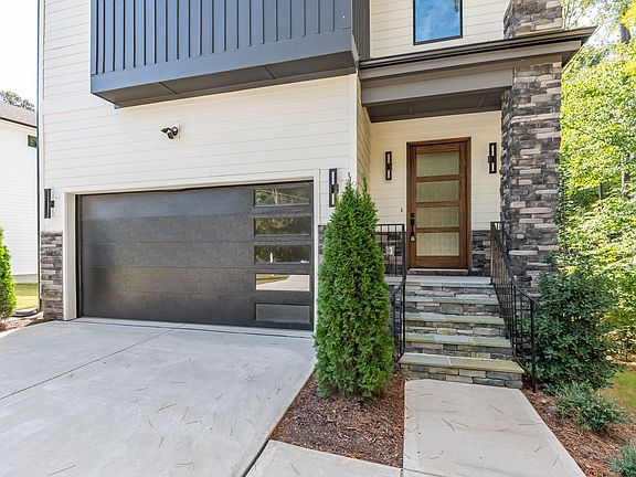 3rd image of 914 Ardmore Dr