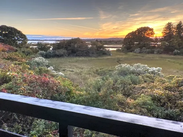 15 Marsh Rd, Chilmark, MA 02535