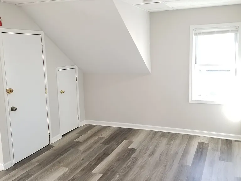 15 Walnut St — Photo 4