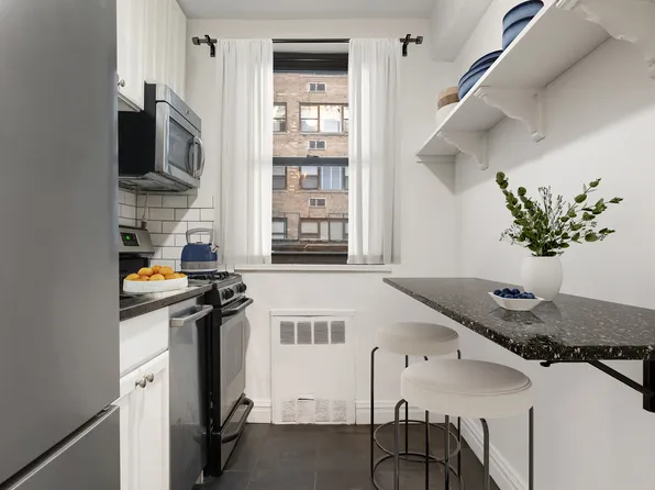 305 East 72nd Street image 6 of 12