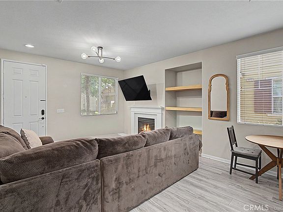 5th image of 3271 Laval Ln