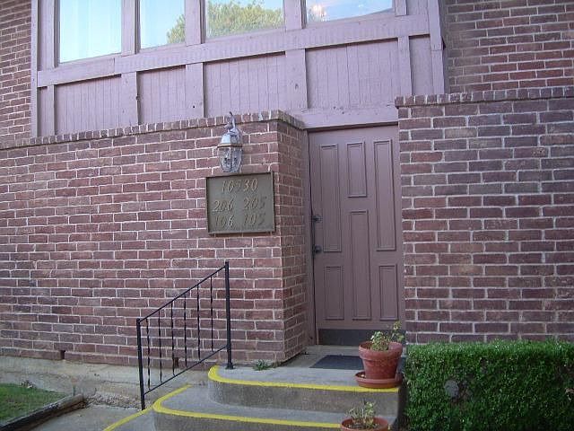 2nd image of 10530 Stone Canyon Rd APT 206