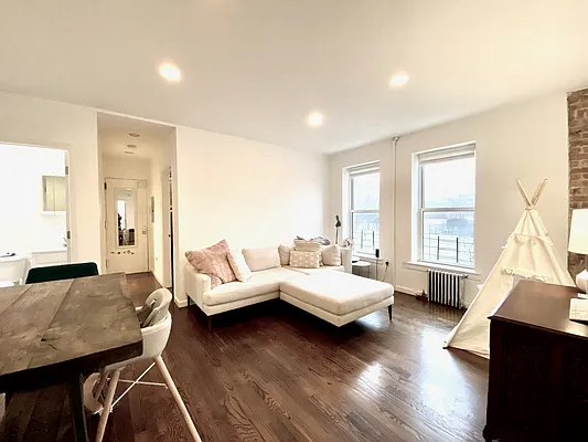Rented by Living New York | media 16