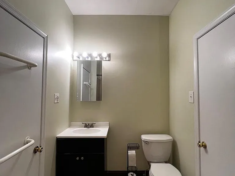 443 Fairmount Ave #D — Photo 9