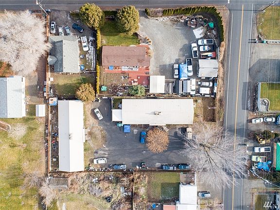 3rd image of 1265 3rd St NE