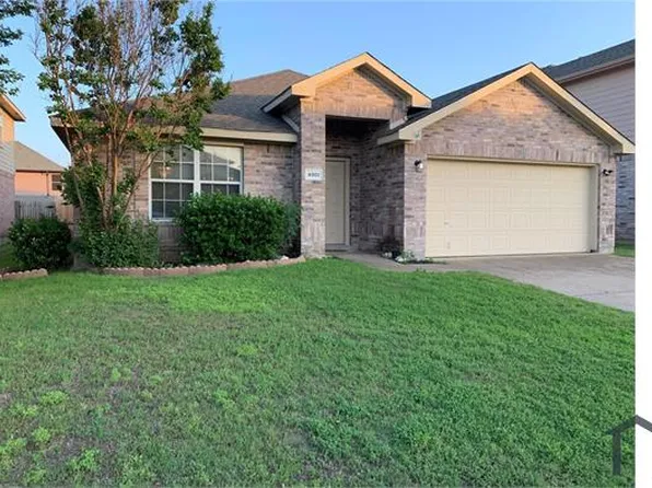 4901 Palm Ridge Dr, Fort Worth, TX 76133