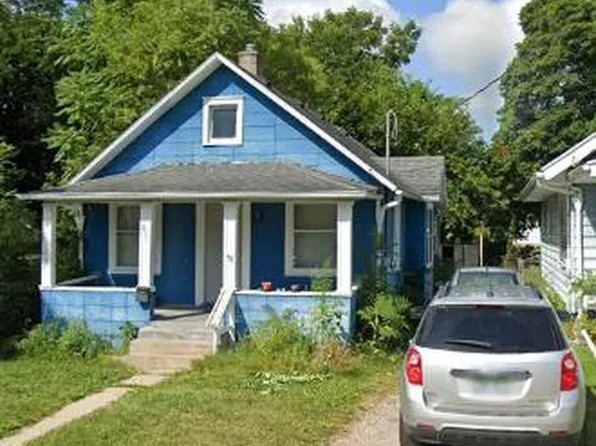 910 Dakin St, Lansing, MI 48912