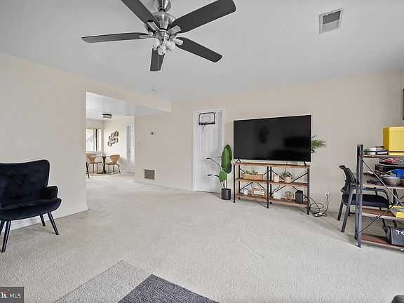 5th image of 7905 Pleasant Ct #7905