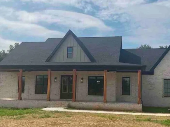 1056 Founders Ln, Portland, TN 37148