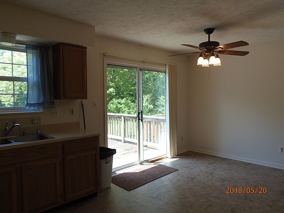 Eat in Kitchen Door to deck
