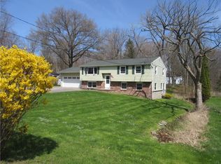640 Holt Rd, Webster, NY 14580