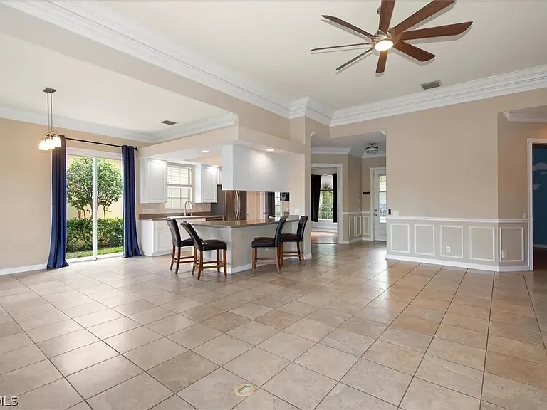 Family room / kitchen