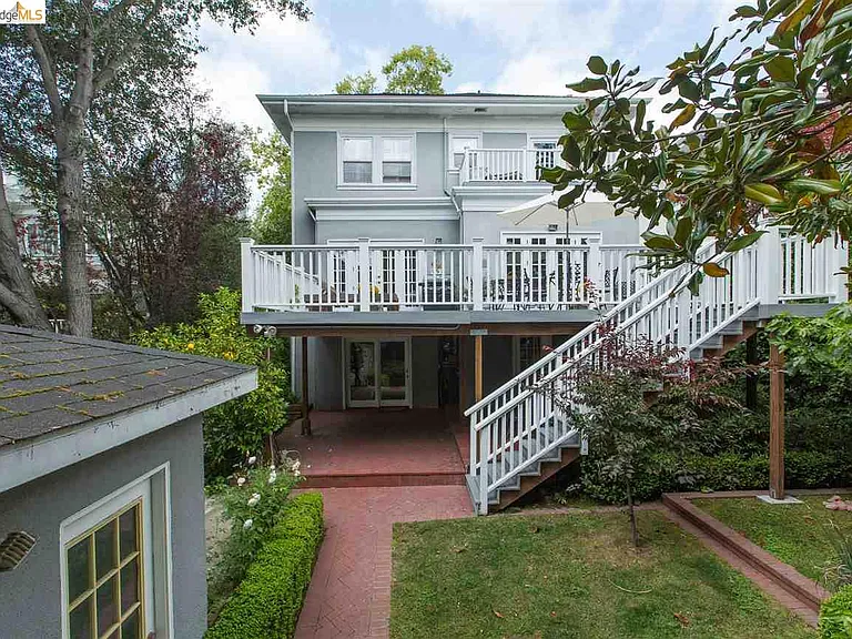16 Craig Ave — Photo 23
