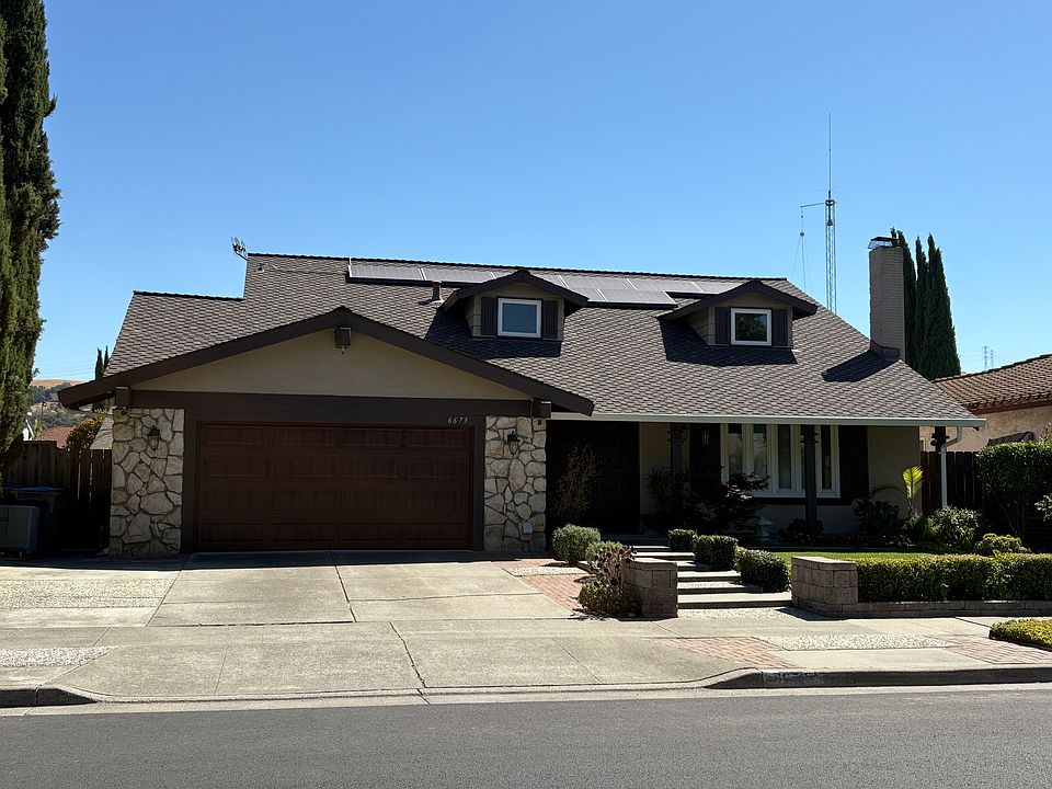 2nd image of 6673 San Anselmo Way