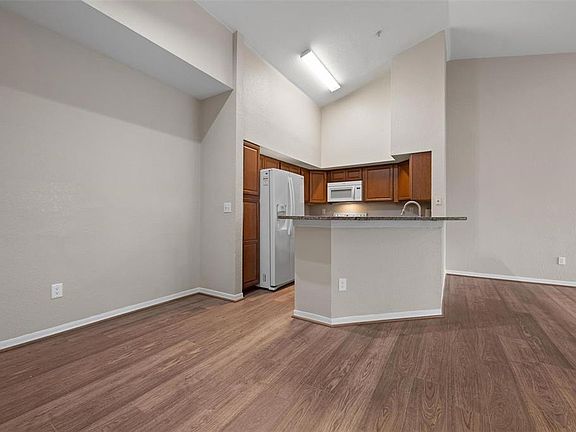 2nd image of 4174 CENTRAL SARASOTA PARKWAY # 233