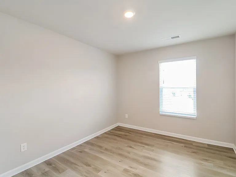 44 Silver Birch Pass — Photo 15