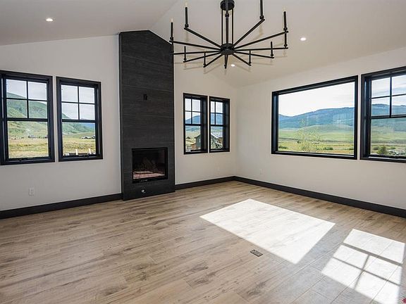 2nd image of 18 Bridle Spur Way