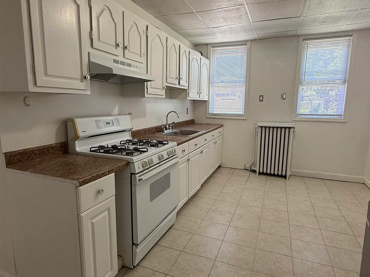 2 bed, 1.0 bath, $2,500 — Photo 3