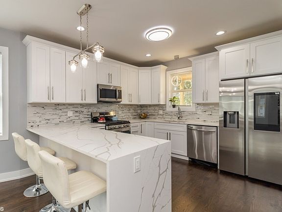 4th image of 538 N Leamington Ave