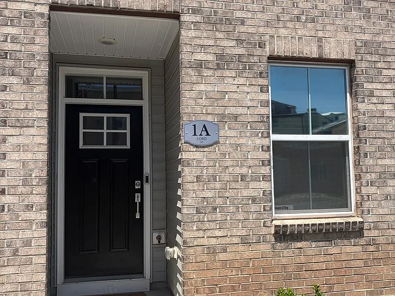 1A Ford St — Photo 2