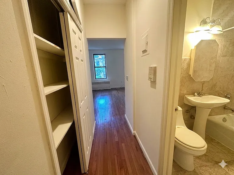 336 E 61st St #10 — Photo 5