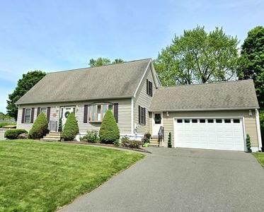 86 Knollwood Cir, Holyoke, MA, 01040