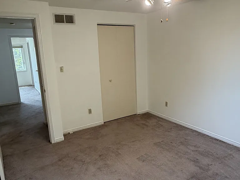 206 Rickson Ave — Photo 22
