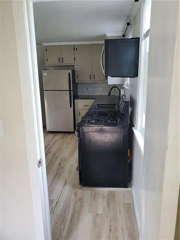2 bed, 670 sqft, $1,750 — Photo 3